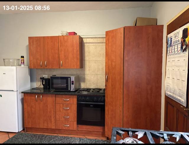 3 BEDROOM HOUSE TO LET IN WEST ACRES